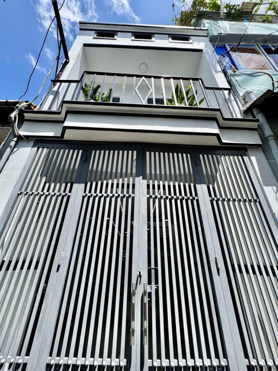 Nhà 2 tầng 32m2, Vuông – Nguyễn Duy Cung QV - Ảnh chính
